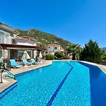 4 Bedroom - 3 Bathroom - 8 Person, Private Pool - Private 1000M2 Garden, Detached Villas, Unlimited Wifi - Free Parking