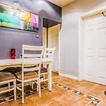 Centrally Located Apartment In Fatih
