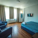 Yaghane Apartments