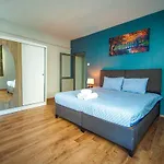 Yaghane Apartments