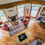 Spacious Private Villa With Pool In Sile