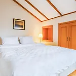 Spacious Private Villa With Pool In Sile