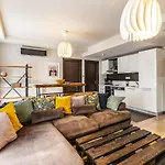 Chic Residence Flat With Central Location In Sisli