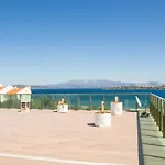 Superb Flat Near Sea With Shared Pool In Cesme