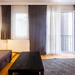 Chic Studio Flat Near Trendy Locations In Beyoglu