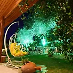 Kekik Alacati Otel Mayko
