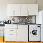 Central Flat With A Shared Terrace In Beyoglu