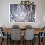 Prime Getaway Luxurious 2Br Apt, Perfect Stay