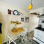 Terrace Flat In The Kadikoy Center