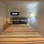 Renovated 2Br Apartment Near Metro