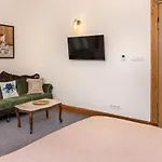 9 Pera