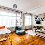 Furnished And Spacious Flat In Central Kadikoy