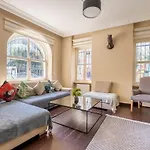 Designer Flat, 3Br, 2Ba