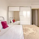 Cozy Flat Near Nisantasi And Trendy Attractions