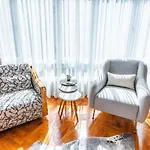 Stylish Apartment In Moda Near Popular Attractions With Balcony
