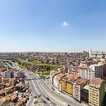 Cozy Flat With City View And Balcony In Sisli