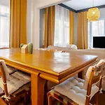 Apartment With Balcony Close To Taksim In Cihangir