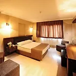 Uestuen Hotel Alsancak