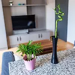 Central And Modern Flat With City View In Sisli