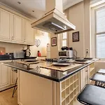 Designer Flat, 3Br, 2Ba