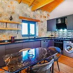 Villa Rich Stone