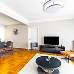 Chic Spacious Flat W Balcony 5 Min To Moda Coast