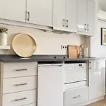Flat W Terrace 10 Min To Citys Mall And Taksim