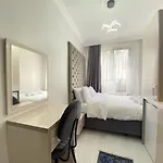 New Studio 1 Min To Trump Mall And Metro In Sisli