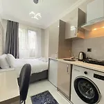 New Studio 1 Min To Trump Mall And Metro In Sisli