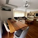 Sisli Nadide Sokak D:5 1+1