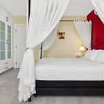 Panda Alacati Hotel