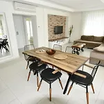 Aguarius Villas