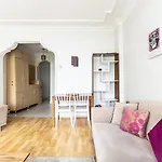 Chic Flat W Balcony 5 Min To Dolmabahce Palace