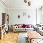 Chic Flat W Balcony 5 Min To Dolmabahce Palace