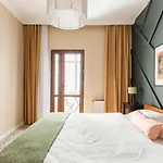 Stylish Flat With Excellent Location In Beyoglu