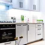 Fatih'De Otel Olanagi Sunan Esyali Daire