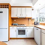 Flat W Balcony 10 Min To Toy Museum And Marmaray