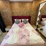 Cozy Place In Heart Of Taksim