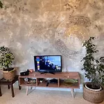 Sweet Flat In Bagdat St
