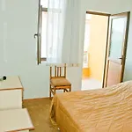 Suzanne Hotel