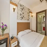 Raimond Hotel
