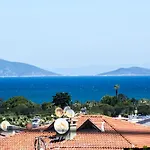 Alacati Muestakil Havuzlu Villa