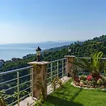 Manzarasiyla Bueyueleyen Luex Villa