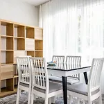 Central Flat W Garden Near Moda Coast In Kadikoy