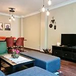 Cosy 2Nd Floor Flat At The Heart Of Kadikoy