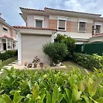 Alacati Carsida, Oezel Havuzlu 4 Odali Villa