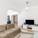 Centrally Located Chic Flat In Sisli