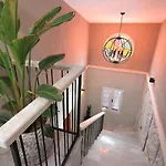 Selavi Hotel