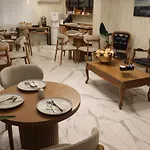 Rexee Hotel