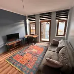 Red 8 Suite
